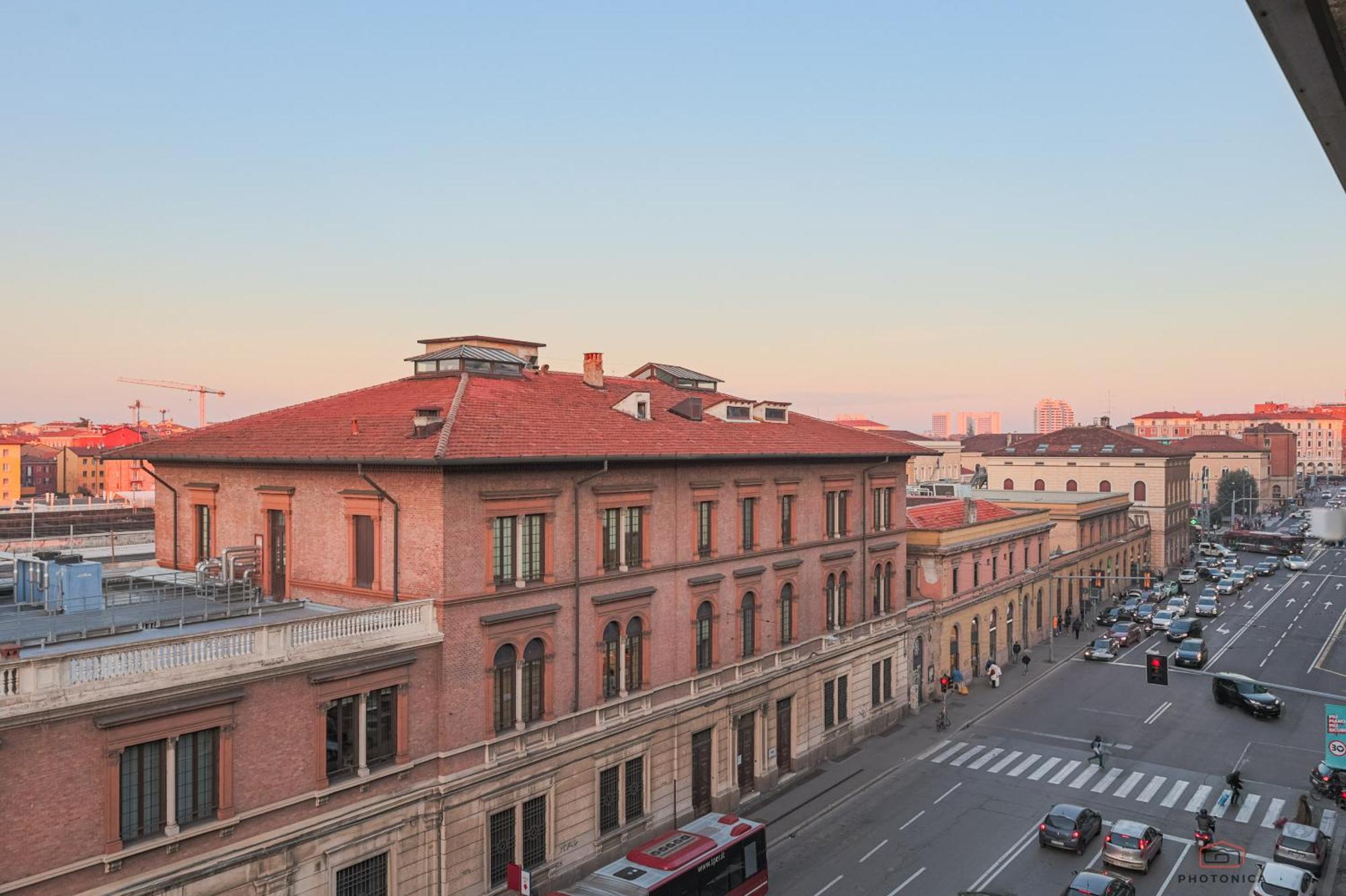 Front Station Apartment - Stazione Centrale Di Bologna Bagian luar foto