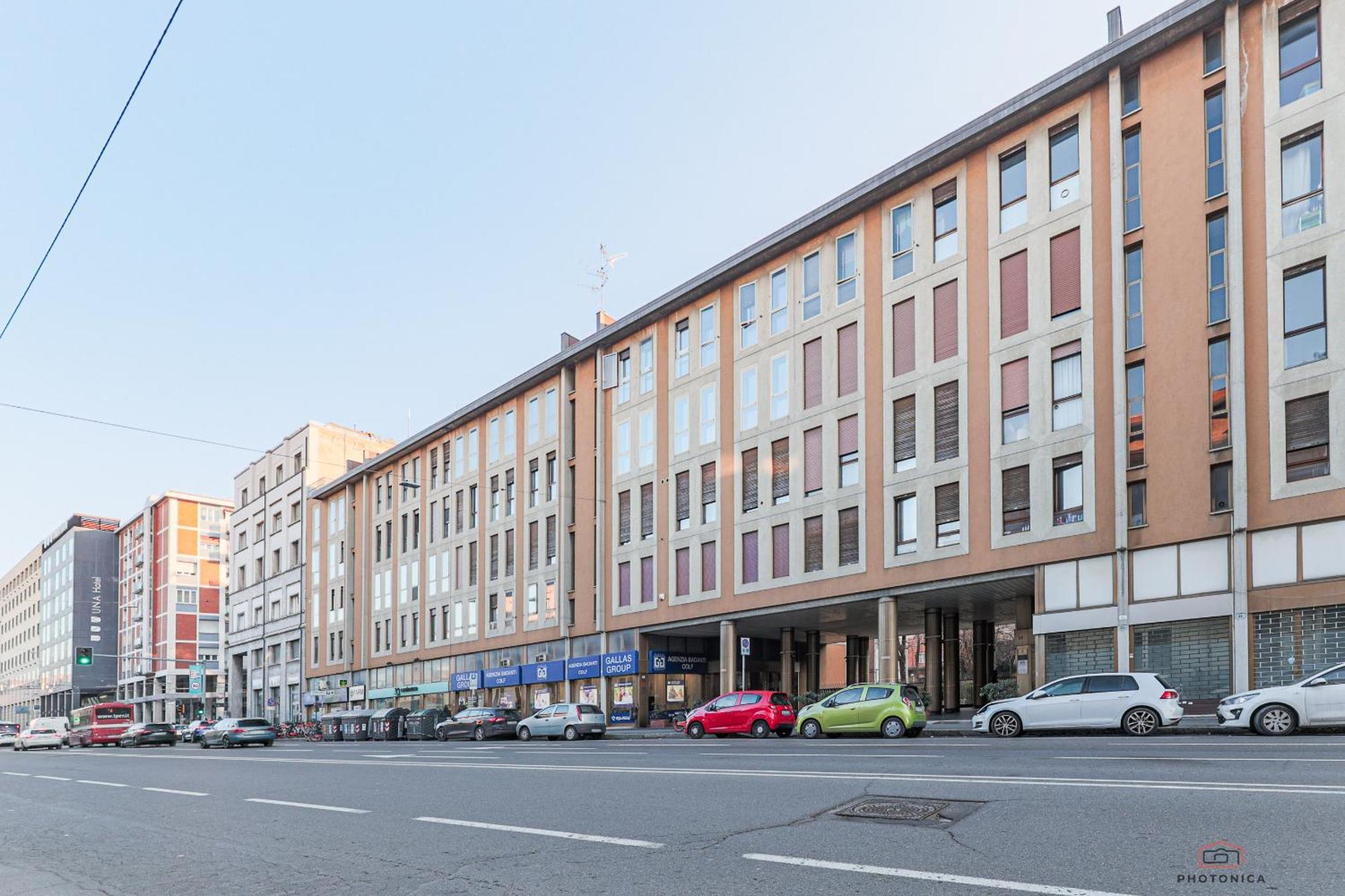Front Station Apartment - Stazione Centrale Di Bologna Bagian luar foto