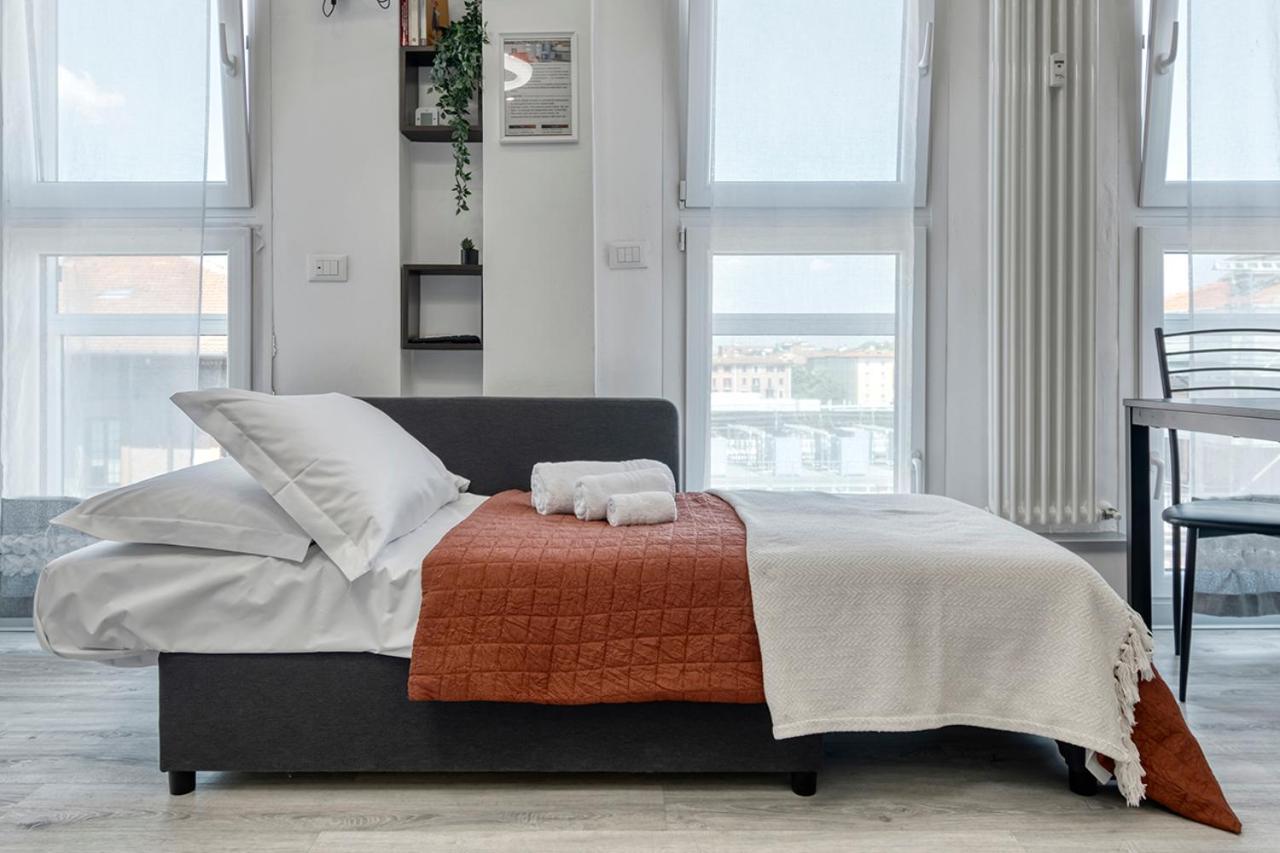 Front Station Apartment - Stazione Centrale Di Bologna Bagian luar foto