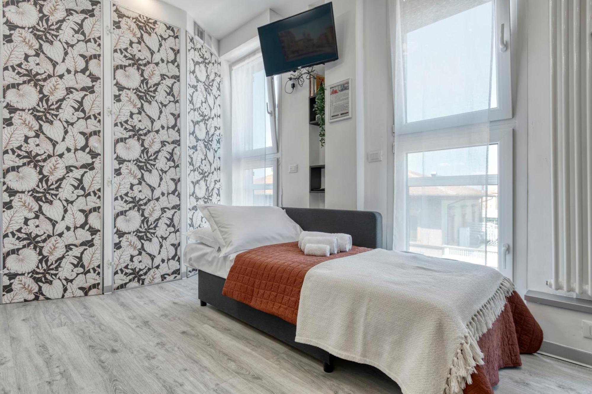 Front Station Apartment - Stazione Centrale Di Bologna Bagian luar foto