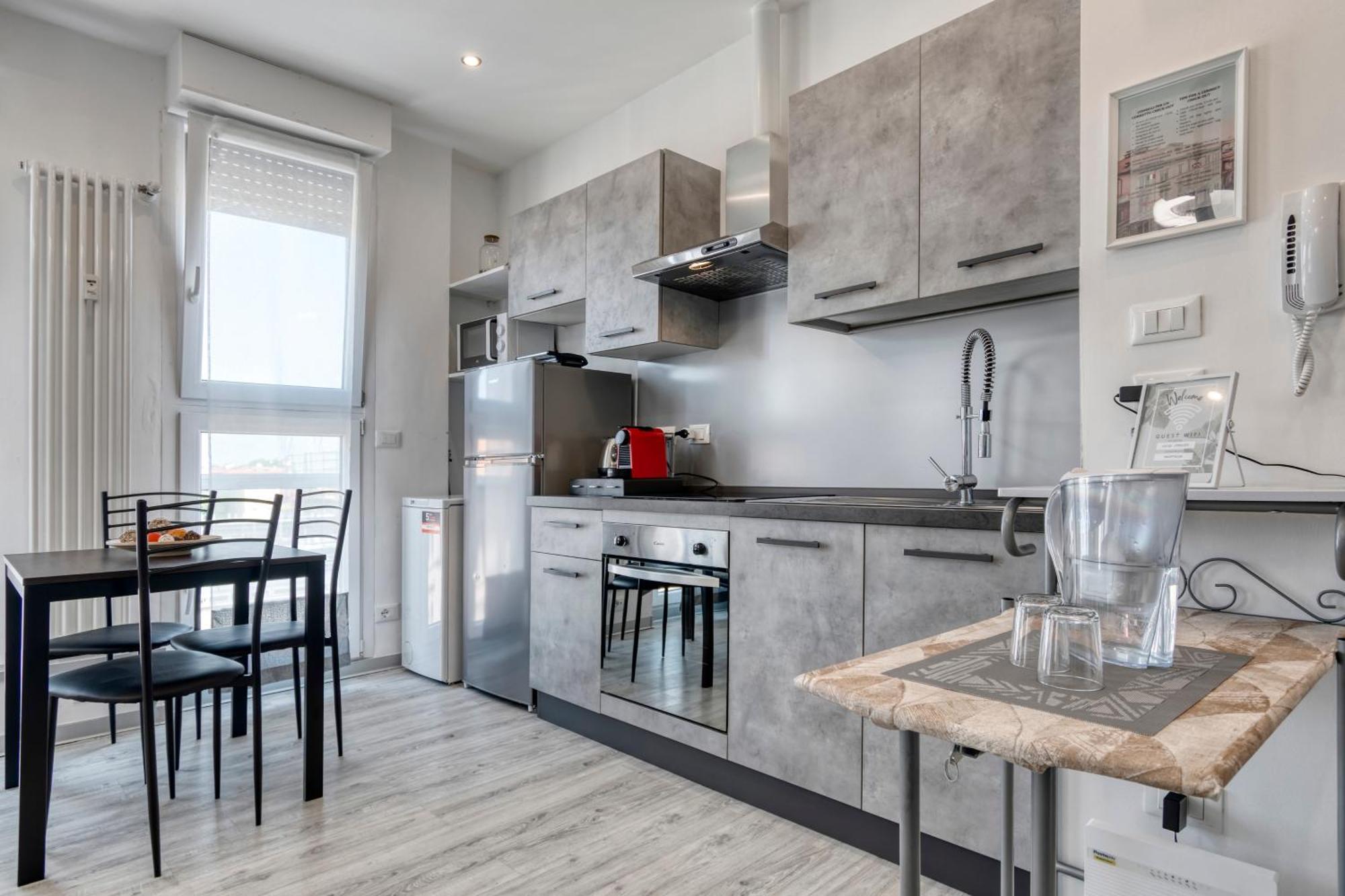 Front Station Apartment - Stazione Centrale Di Bologna Bagian luar foto